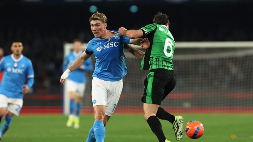 Napoli edge Sassuolo to return to winning ways