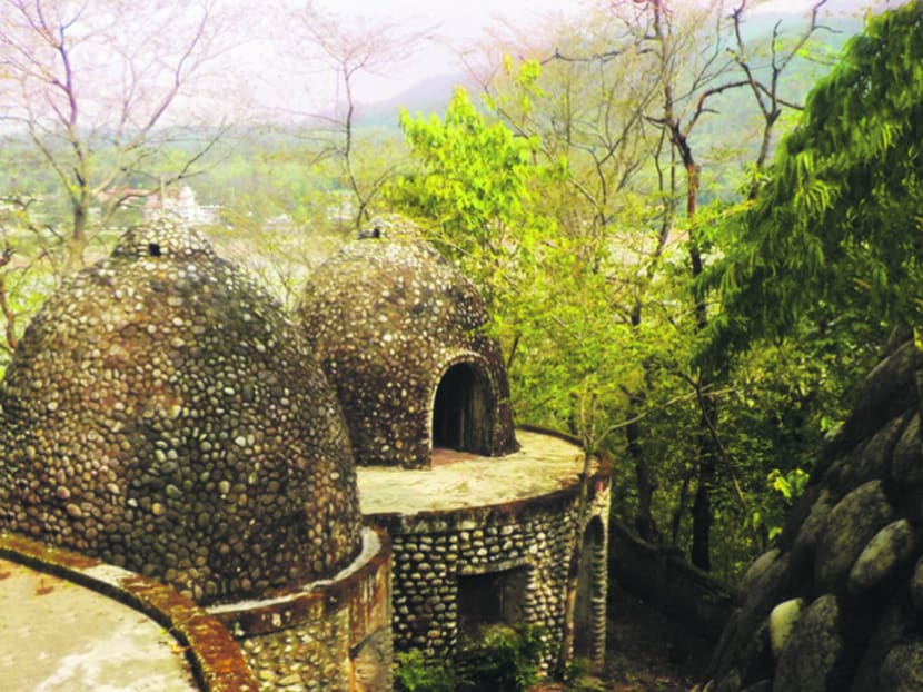 So you want to go to an ashram in Rishikesh