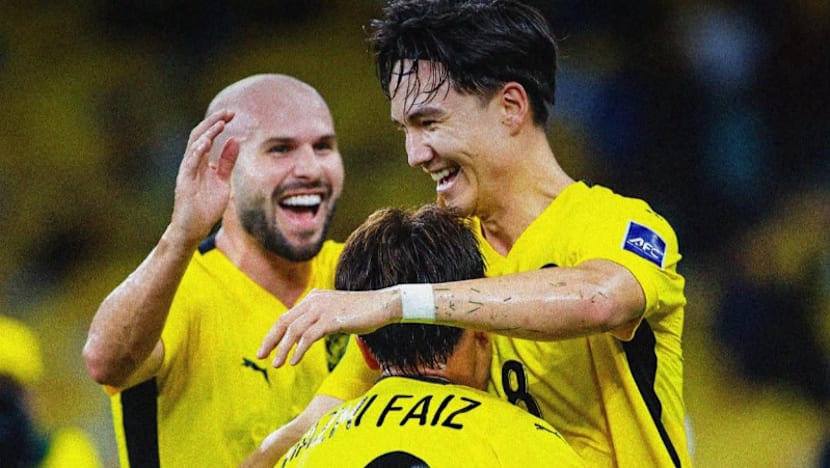 Malaysia edge Singapore 2-1 in football friendly Malaysia edge Singapore 2-1 in football friendly