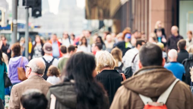 英国经济4月大幅放缓 创2023年来最大单月跌幅