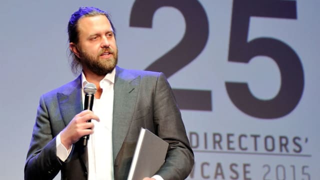 好莱坞导演诈Netflix 1421万有罪！买劳斯莱斯、82万床垫，最高恐囚90年