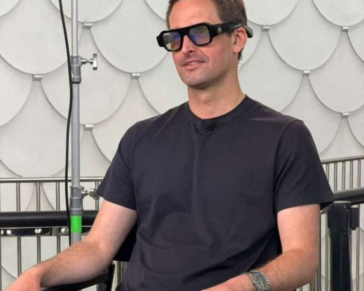 Snap bets on life beyond smartphones with $2,195 Specs augmented-reality glasses