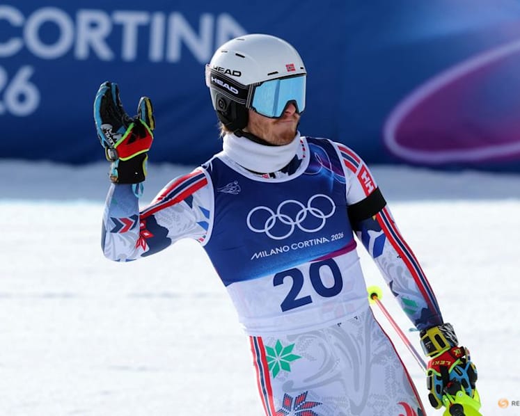 Alpine skiing-Attacking Viking McGrath hunts gold to honour late grandfather