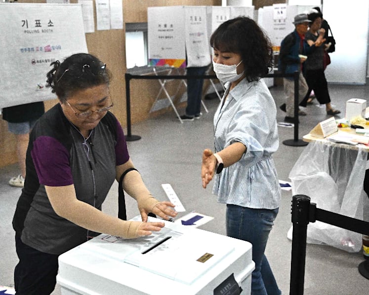 Growing foreign electorate puts voting rights in focus at South Korea's local polls 