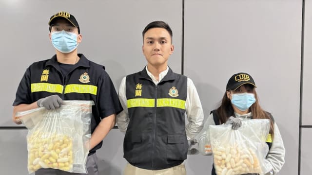 港海关圣诞节破三起运毒案   缴获价值175万新元毒品
