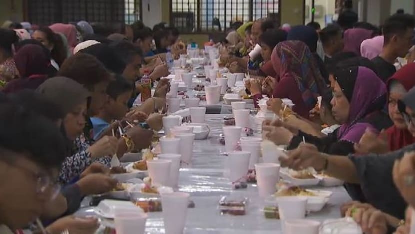 2,500 orang buka puasa dalam majlis anjuran Pertapis di Geylang
