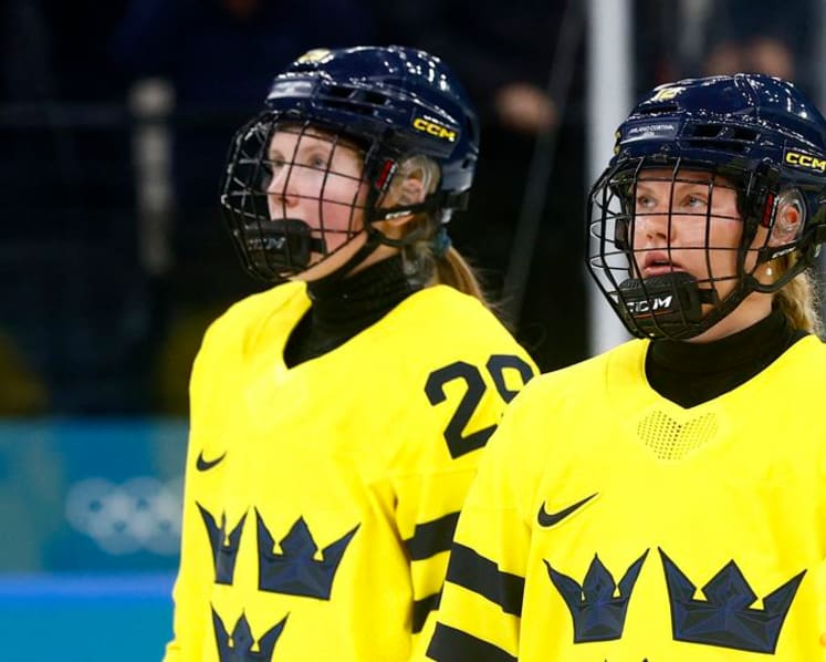 Ice hockey-Swiss fight falls short, bronze up for grabs against Sweden