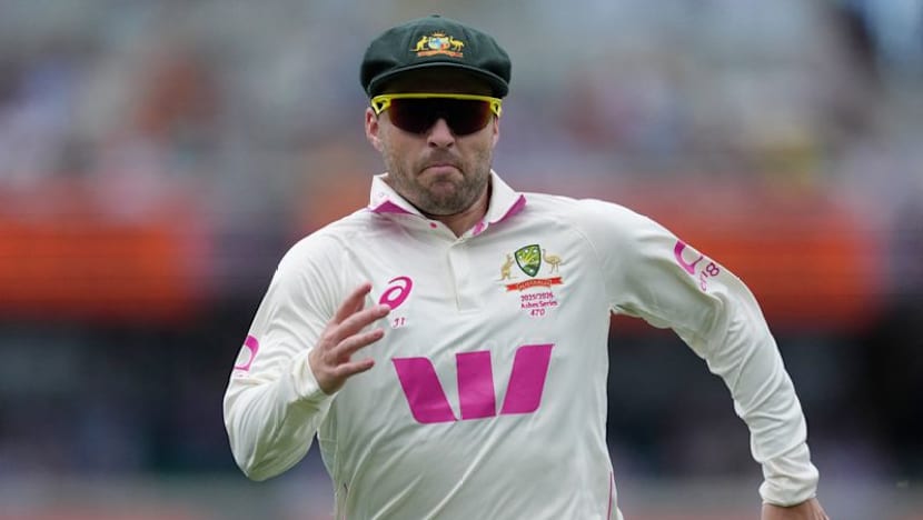 Australia dealt injury blow as Inglis returns home with finger fracture