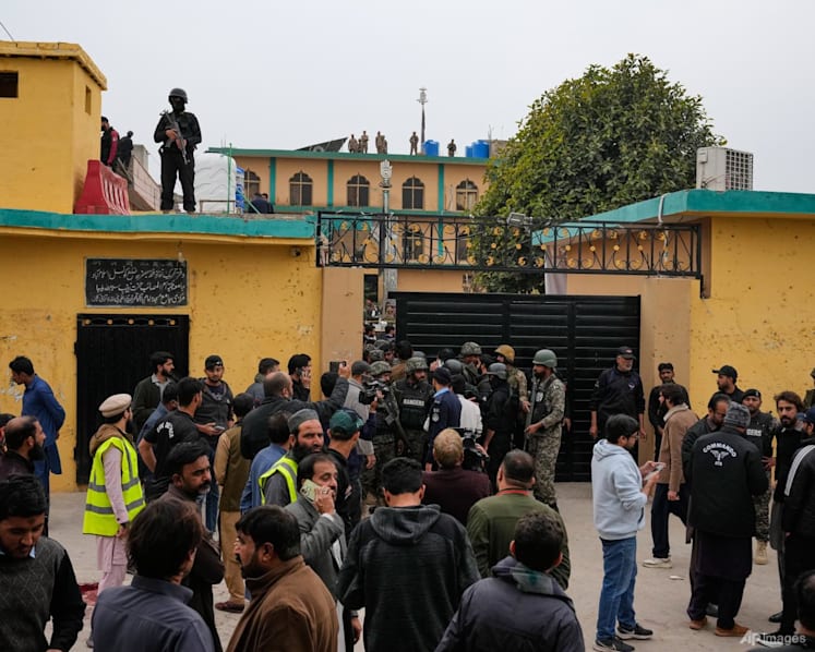 Bombing at a Shiite mosque on Islamabad's outskirts kills at least 31 and wounds scores