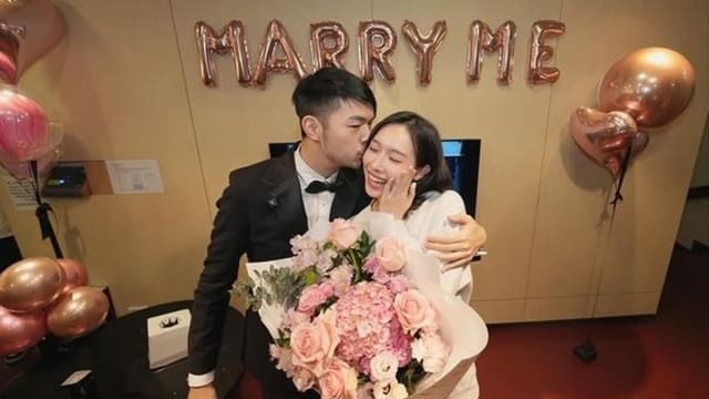 台湾男星陈大天求婚成功，娶小9岁女友！