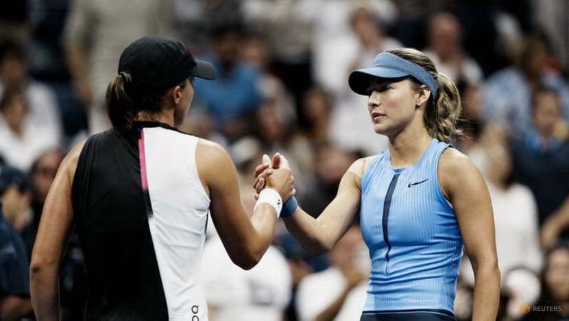 Swiatek survives Kalinskaya scare to reach US Open last 16