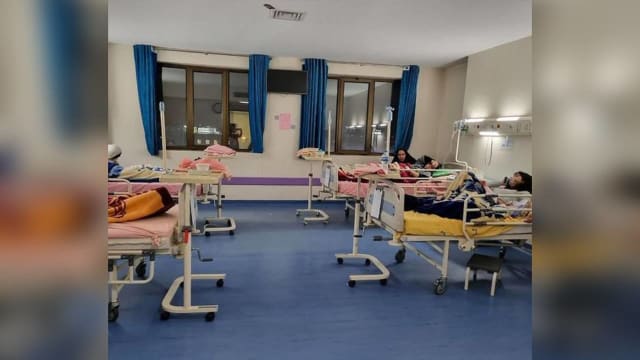 女学生连环中毒 伊朗部长：有人要所有学校关闭