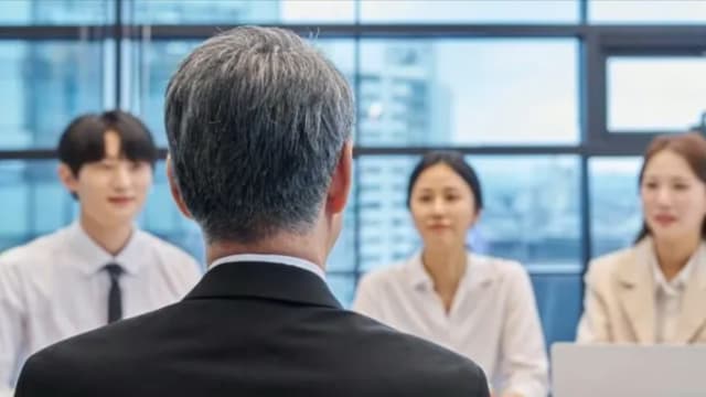 晨光|纸上风云：生活费高涨 各国年长者能退休吗？
