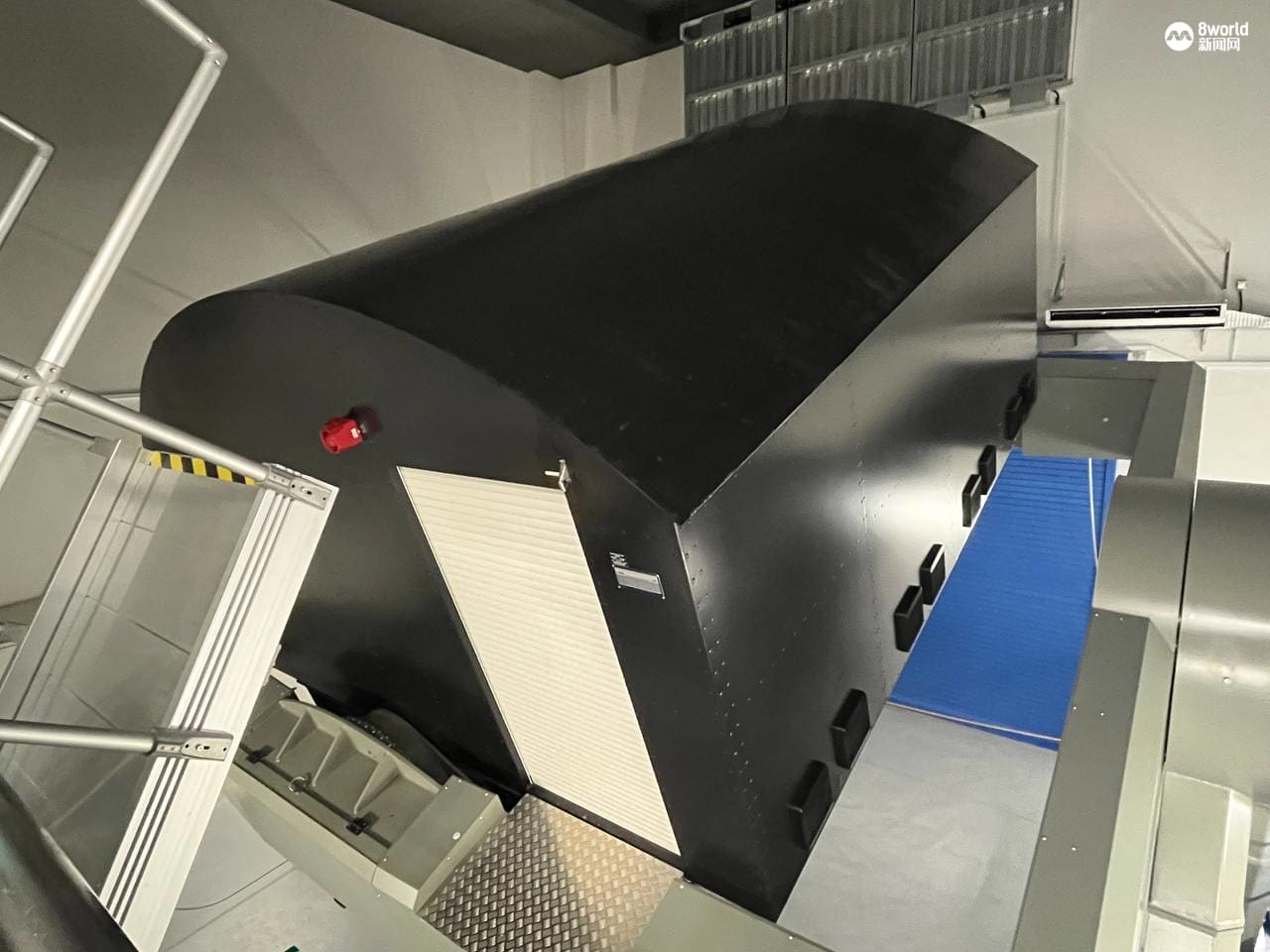 海军部队“岸上”潜水艇打造更安全逼真训练环境- 8world