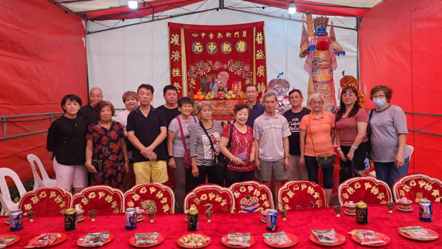 中元会面对后继无人问题 厦门街办最后一场歌台