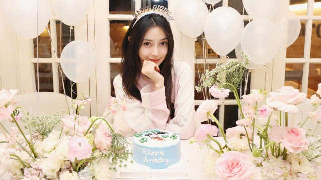 Angelababy生日晒全家福　7岁儿子入镜