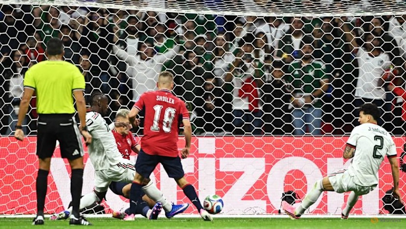 Mexico stay perfect and bounce Czechs out of World Cup with 3-0 win