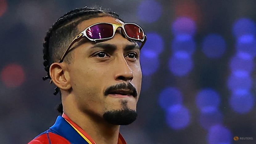 Raphinha in doubt for Sociedad game as Barca look to stretch LaLiga lead