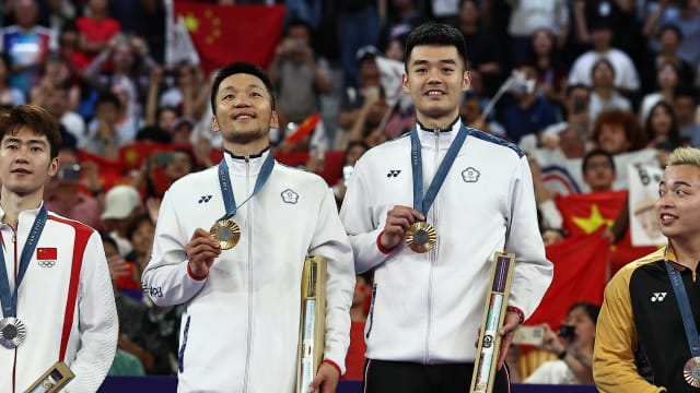 羽毛球男双金牌战 麟洋力挫梁王成功卫冕