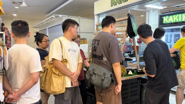“包吃”吗？商家在中峇鲁巴刹推出猫山王贩卖机