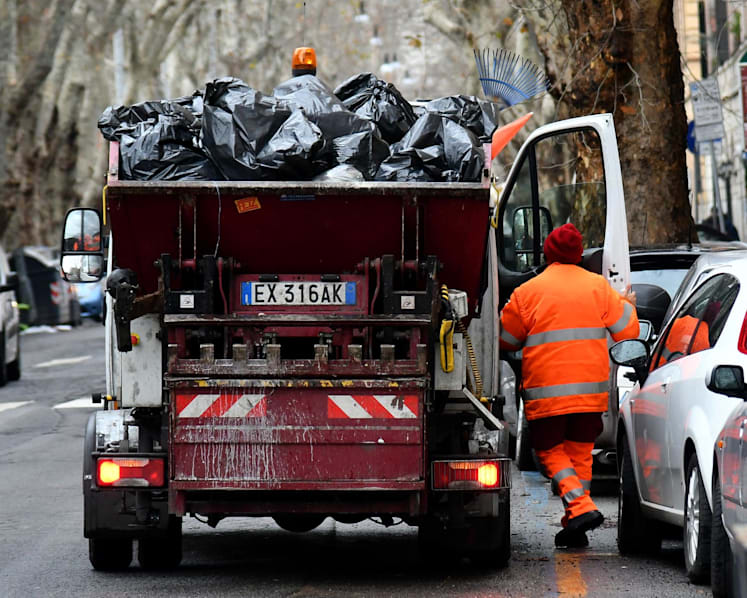 Italian garbagemen help recover lost 1m euro lottery ticket Italian garbagemen help recover lost 1m euro lottery ticket