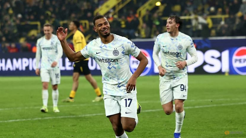 Inter Milan beat Dortmund 2-0 but both teams end up in playoffs