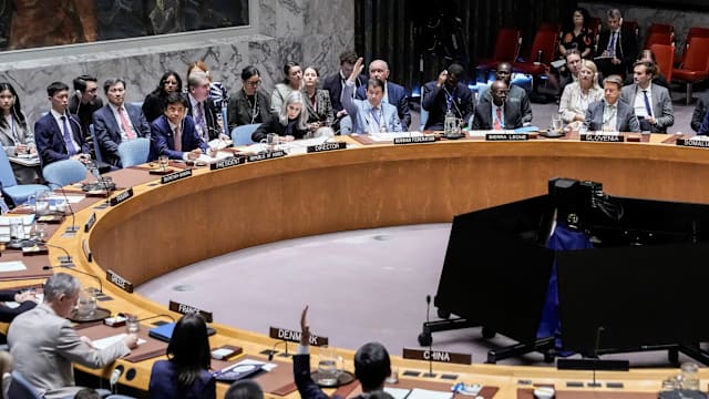 联合国恢复对伊朗制裁 德黑兰警告将强烈回应