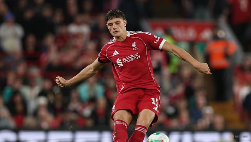 Slot says Liverpool monitoring player workloads amid congested schedule