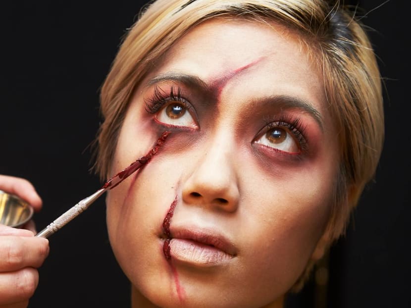 The Only Halloween Make-Up Tutorial You’ll Need (It Only Takes 15 Minutes!)