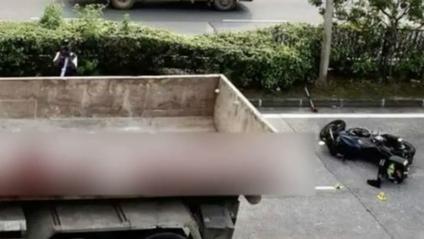 Pembonceng wanita 38 tahun maut dalam nahas motosikal dengan lori jongket di Jurong East