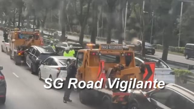 BKE往PIE路段四车涉车祸 46岁司机送院