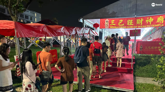 【直播】三巴旺财神庙没举行头炷香活动 除夕夜仍现人龙