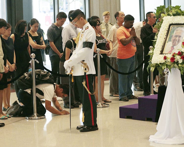 Thousands bid a final farewell to Nathan at Parliament House