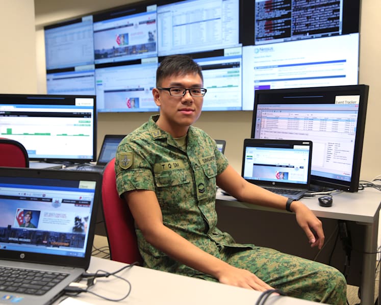 Keyboard warrior at the frontline