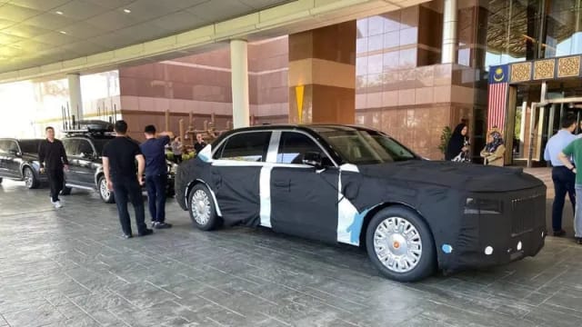 习近平即将抵马访问 马警出动无线电干扰车护驾