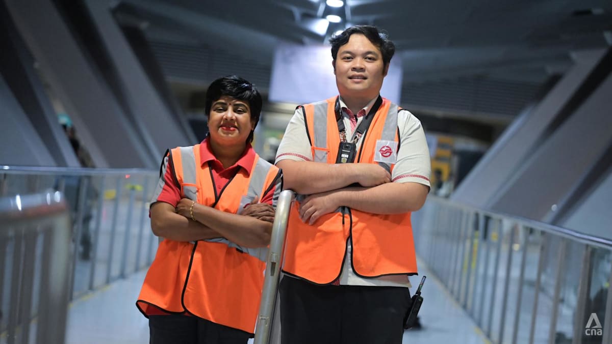 Circle Line disruption: Meet the volunteers who keep the crowds moving