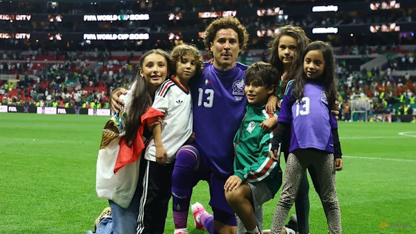 Ochoa gets perfect Azteca send-off as Mexico beat Czechs