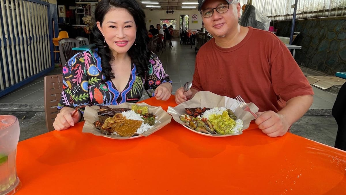 JB food guide: Authentic 'fire station' nasi padang – plus, curry chicken along a popular 'cafe alley'