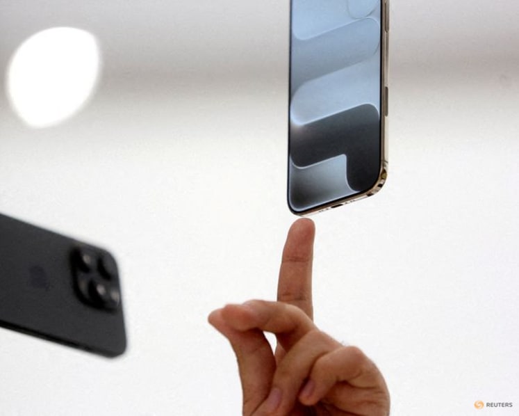 Apple to use Google's AI model to run new Siri, Bloomberg News reports