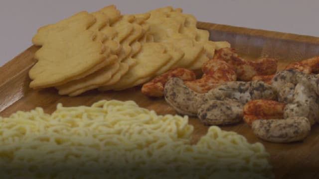 前线追踪 | 免费送过期食品 你敢吃吗？