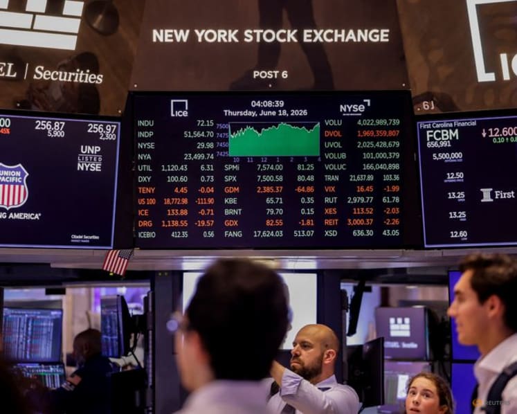 World stocks edge lower as tech selloff drags markets