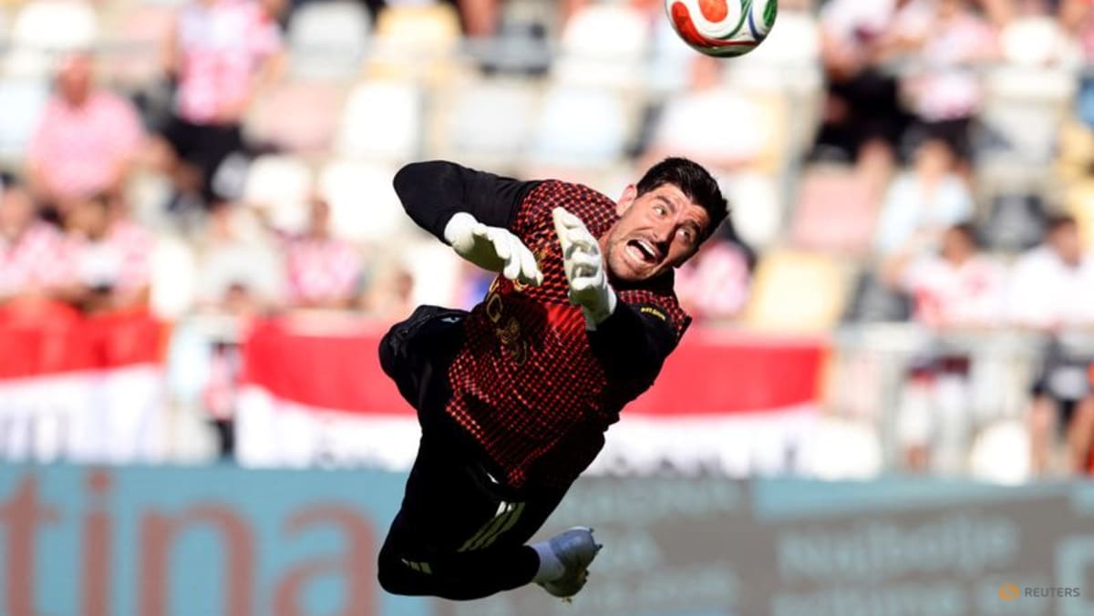 Belgium keeper Courtois thinking about retiring from nationa