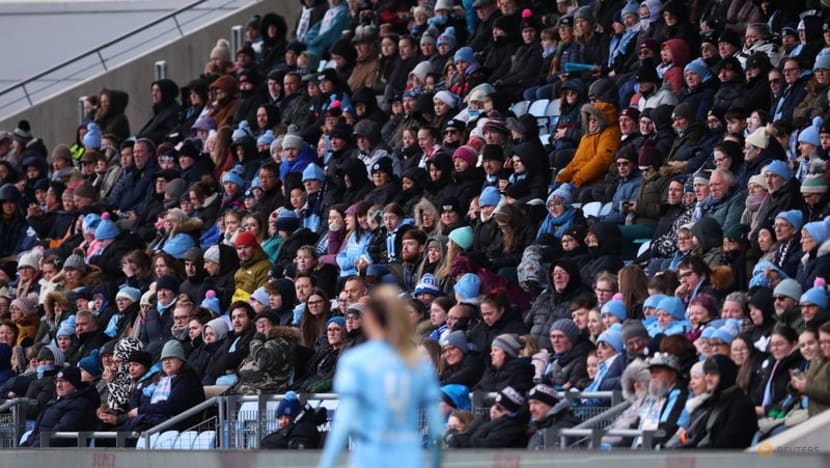 Top English women's clubs to allow alcohol in trial