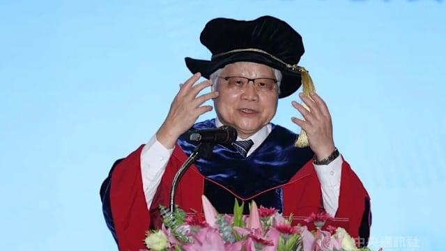 台积电董事长：中国机器人“跳来跳去 没用 好看而已”