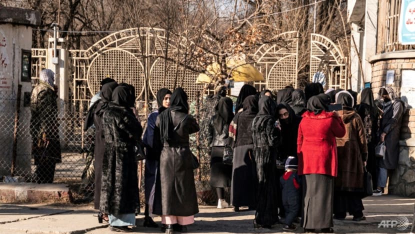 Afghan women stopped from entering universities after Taliban ban Afghan women stopped from entering universities after Taliban ban