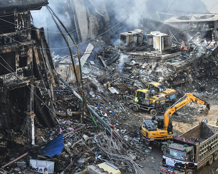 Karachi mall fire death toll rises to 28 as rescuers recover 5 more bodies
