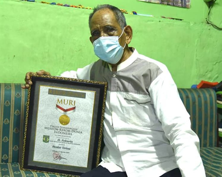 Indonesia's oldest pencak silat fighter proves that age is just a number