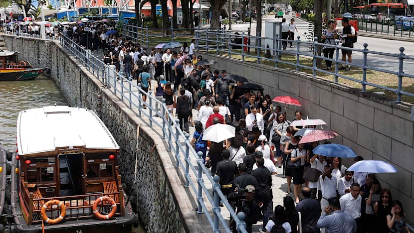 Thousands pay final respects to Mr Lee Kuan Yew