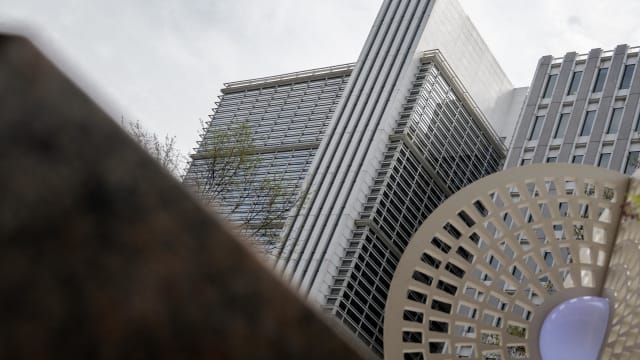 世行将大幅调低中国今明两年的经济增长率预测