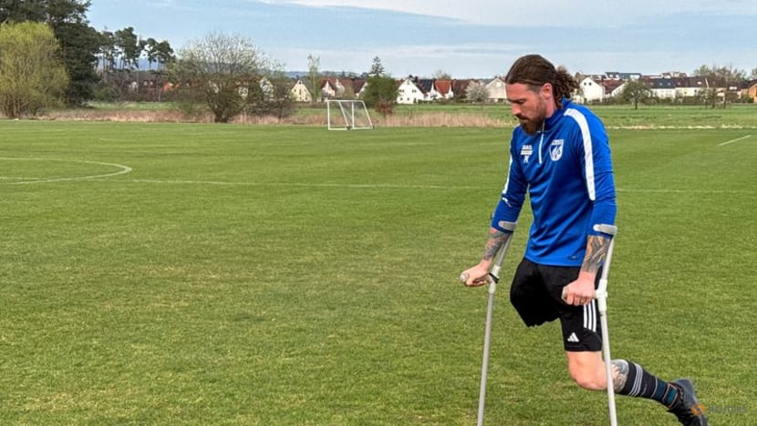 One-legged footballer shines in German amateur league